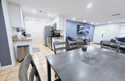 Sarasota Springs House | Cozy Sarasota Home: 3BR/2BA Close to Siesta Key & I-75