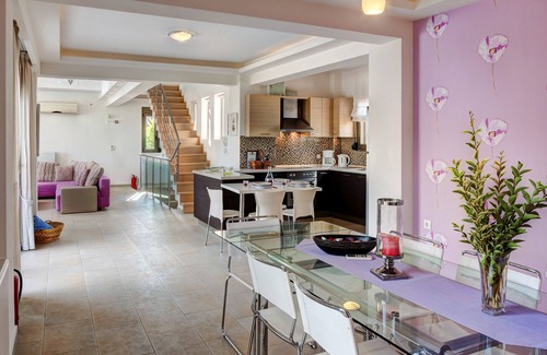 Skouloufia Villa | Cozy sea view villa perched on the hillside
