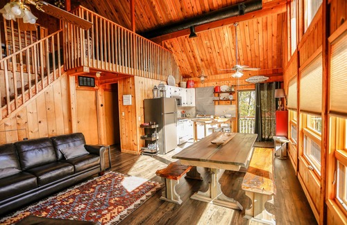 Brevard Cabin | Cozy + Secluded 180 Degree Mountain View Cabin. Spring is here!