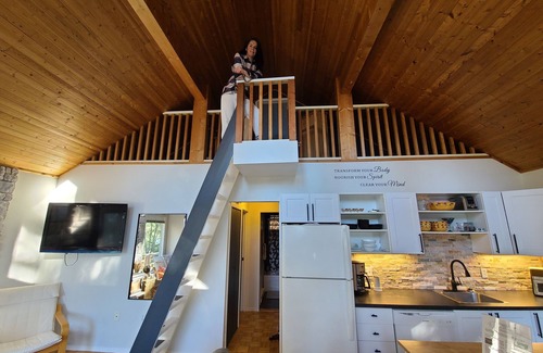 Sooke House | Cozy, secluded 3 bedroom with working space loft. Where the sea and forest meet