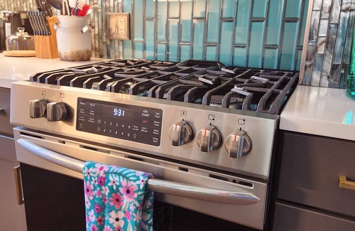 Potomac West House | Cozy semi-detached home just 5 miles from Washington, DC; near Pentagon.