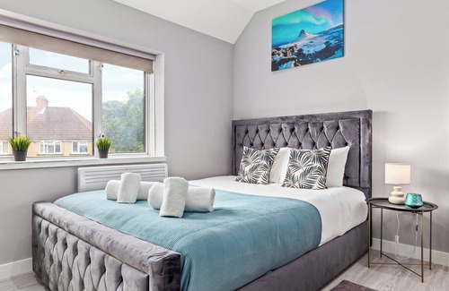 Feltham West Apartment | Cozy Serviced Room in Feltham Heathrow London TW13