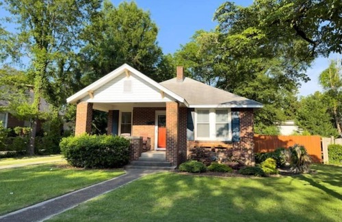 Shandon House | Cozy Shandon Downtown Bungalow