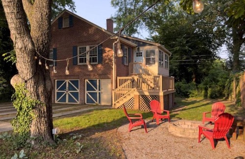 Shandon House | Cozy Shandon Downtown Bungalow