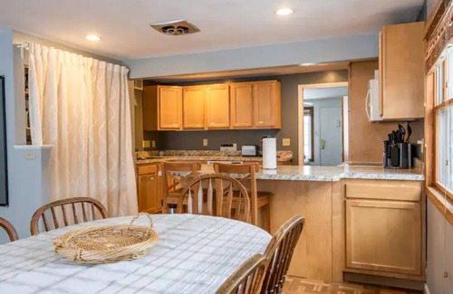 Milwaukee House | Cozy Single Family Home Away