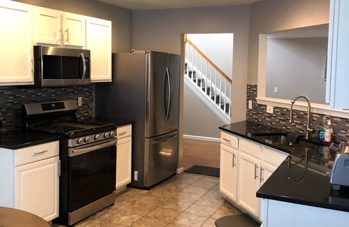 Church Street House | Cozy single-family home newly remodeled-10 mins from airport