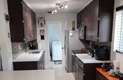 Margate House | Cozy single-family residence with fenced in backyard /Pet-Friendly
