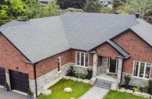 Moonstone House | Cozy Ski and Nature Retreat steps to Mount St. Louis, w hot tub!