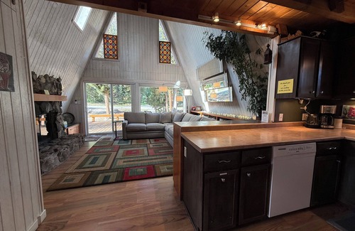 Weisshorn Ski Chalet | Cozy ski chalet 1/2 mile from Main Street, Great Location