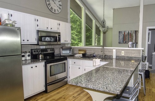 Wilmington Ski Chalet | Cozy ski chalet - w/Assoc amenities. 10 mins from Mount Snow