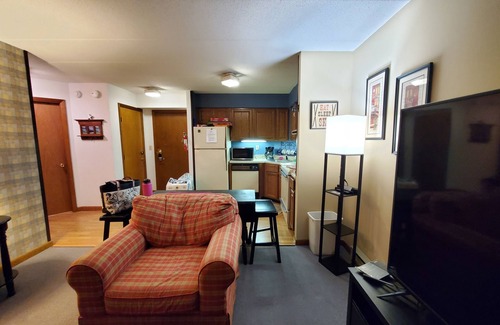 West Dover Condo | Cozy Ski Condo next to MT Snow with Mountain Views