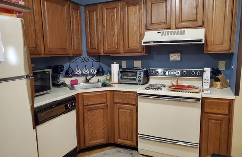 West Dover Condo | Cozy Ski Condo next to MT Snow with Mountain Views