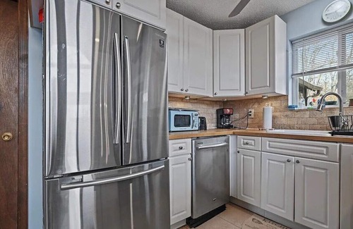 Bushkill Ski Chalet | Cozy ski retreat on Shawnee mountain nPet friendly