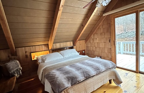 Fleischmanns Cabin | Cozy small cabin in the heart of the Catskills. Close to ski lodges and hiking!