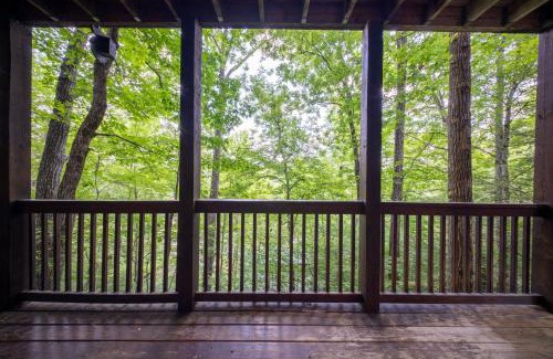 Pigeon Forge House | Cozy Smoky Mountain Cabin! Hot Tub Pool Table