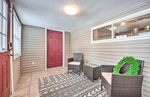 South Bend House | Cozy South Bend Retreat Less Than 2 Mi to Notre Dame!