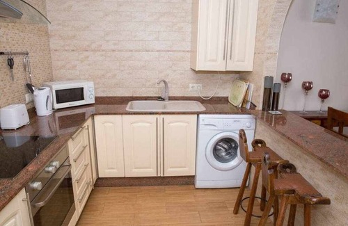Vista de los Angeles-Rumina Apartment | Cozy south facing apartment
