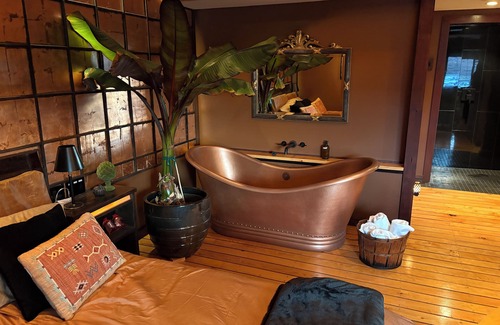 Industrial District Apartment | Cozy spa suite in Seattle's SODO area with free WiFi