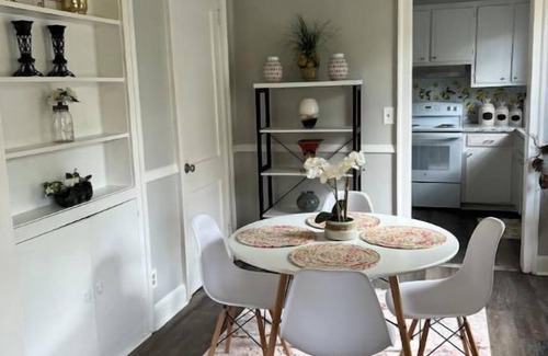 Valdosta House | Cozy & Spacious 2BR 1Bath Duplex Near Everything