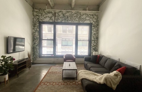 Historic Core Apartment | Cozy Spacious Loft in DTLA nearby shops & highly rated restaurants