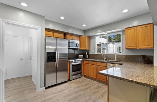 Lake Hughes House | Cozy stay at the Lake Hughes Inn