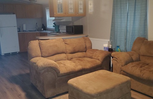 Piney Green House | Cozy stay in a quiet area.