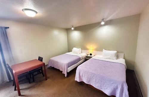 Lake City Hotel | Cozy Stay in Lake City- 2 Double Beds suite