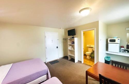Lake City Hotel | Cozy Stay in Lake City- 2 Double Beds suite