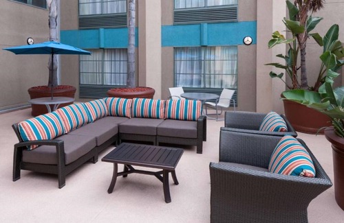 Little Italy House | COZY STAY NEAR DOWNTOWN AND THE AIRPORT