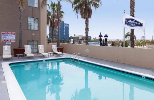 Little Italy House | COZY STAY NEAR DOWNTOWN AND THE AIRPORT