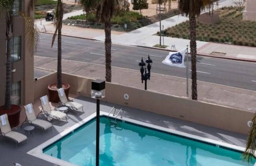 Little Italy House | COZY STAY NEAR DOWNTOWN AND THE AIRPORT
