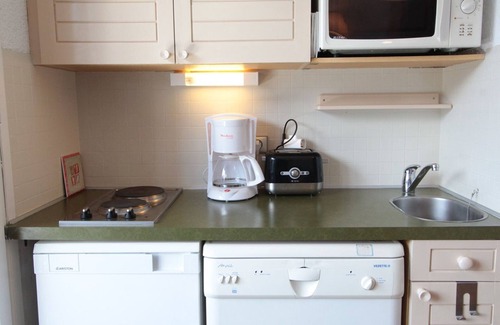 Les Carroz-d'Araches Apartment | Cozy Studio for 4, Ski-In/Ski-Out, Balcony with Village Views
