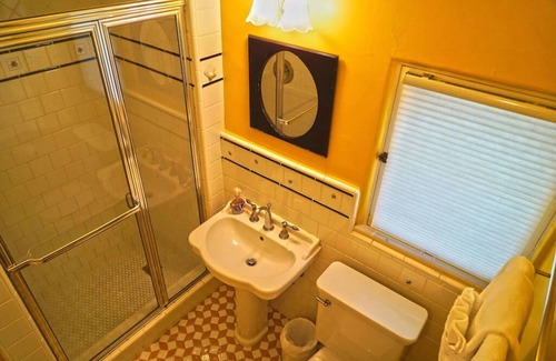 Laguna Beach Apartment | Cozy Studio Apartment with European style