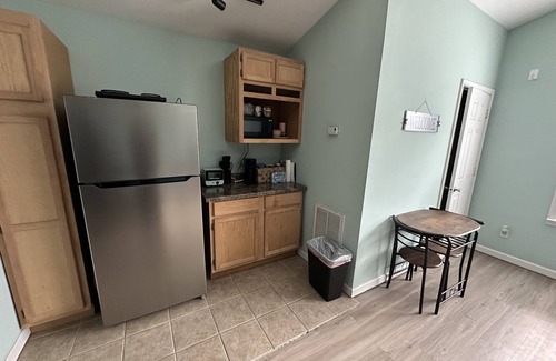 Taylors Apartment | Cozy Studio Apartment Getaway!
