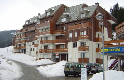 Le Pleynet Apartment | Cozy studio at the foot of the slopes, near lifts and shops