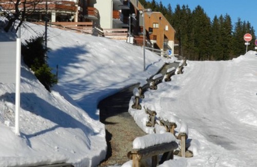 Le Pleynet Apartment | Cozy studio at the foot of the slopes, near lifts and shops