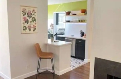 North Hollywood House | Cozy Studio City 2b/2bath Bungalow and Garden +/- additional 1b/1bath guesthouse