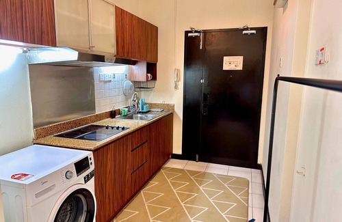 Golden Triangle Apartment | "Cozy studio: City hub, modern amenities. Book now!"