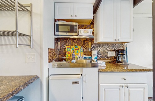 North Truro Apartment | Cozy studio condo close to the beach with bay views and deck