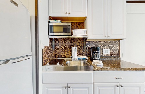 North Truro Apartment | Cozy studio condo with bay views, deck, and beach steps away