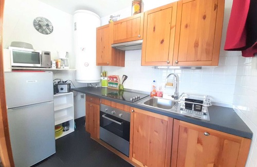 Pla d'Adet Apartment | Cozy Studio for 4 with Balcony, Ski-In/Ski-Out Access, and Modern Amenities in Pla d'Adet