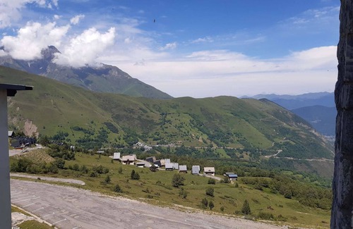 Pla d'Adet Apartment | Cozy Studio for 4 with Balcony, Ski-In/Ski-Out Access, and Modern Amenities in Pla d'Adet