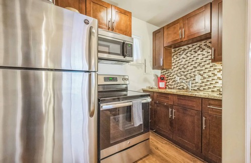 Melrose Apartment | Cozy Studio for 2, Highly Walkable + Close to DT!