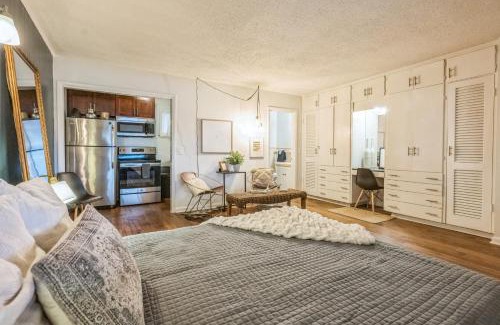 Melrose Apartment | Cozy Studio for 2 Highly Walkable - Close to DT