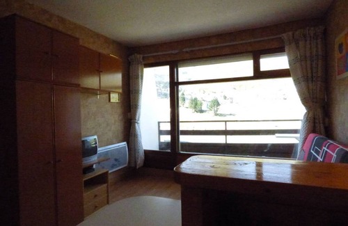 Arette Apartment | Cozy studio for 4, direct access to gallery and slopes, elevator