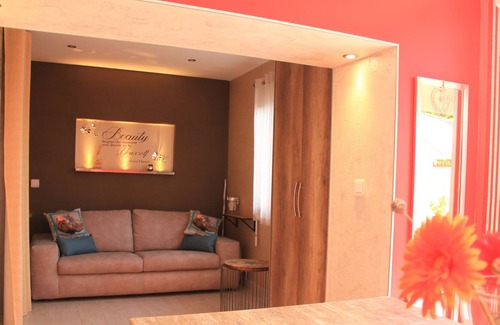 Carnoux-en-Provence Villa | Cozy studio, new for 2 people with private terrace.