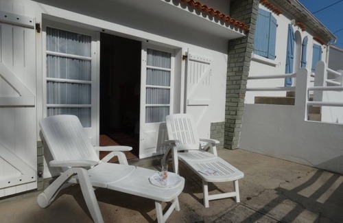 Notre-Dame-de-Monts Apartment | Cozy Studio Near Beach with Terrace, BBQ, Pet-Friendly