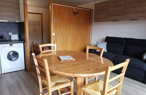 Saint-Jean-dʼAulps Apartment | Cozy studio near slopes with pool and parking
