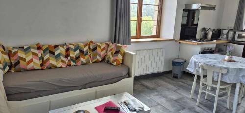 Sainte-Foy-de-Belves Apartment | Cozy Studio for 2 with Pool Black Perigord