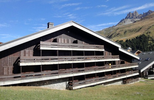 Meribel-Mottaret Apartment | Cozy Studio in Central Location - Ski-In/Ski-Out